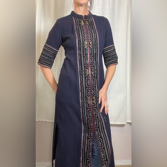 Authentic Thai Indigo tea coat with embroidery. Hmong tribe. Hand made. - Picture 2 of 16